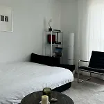 Ozas Cozy Studio Apartment